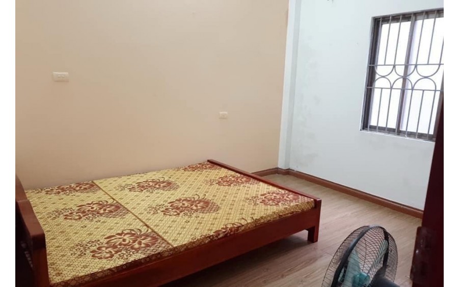 CHO THUÊ NHÀ MẶT NGÕ ĐỊNH CÔNG, HOÀNG MAI, 2.5 TẦNG, 42M, GIÁ CHỈ 7.5 TRIỆU, ƯU TIÊN GĐ TRẺ, DÀI HẠN, VÀO Ở LUÔN.